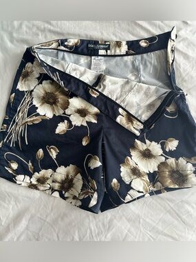 Dolce & Gabbana Black Floral High-Waist Women's Shorts